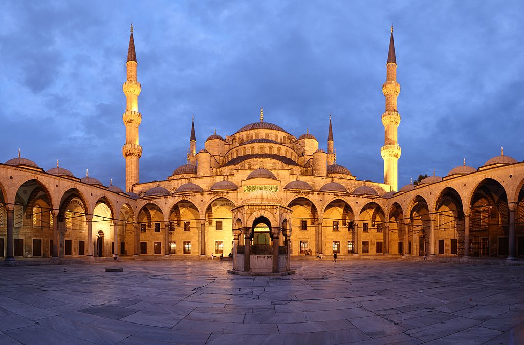 Blue-Mosque-Courtyard-Dusk-Wikimedia-Commons.jpg